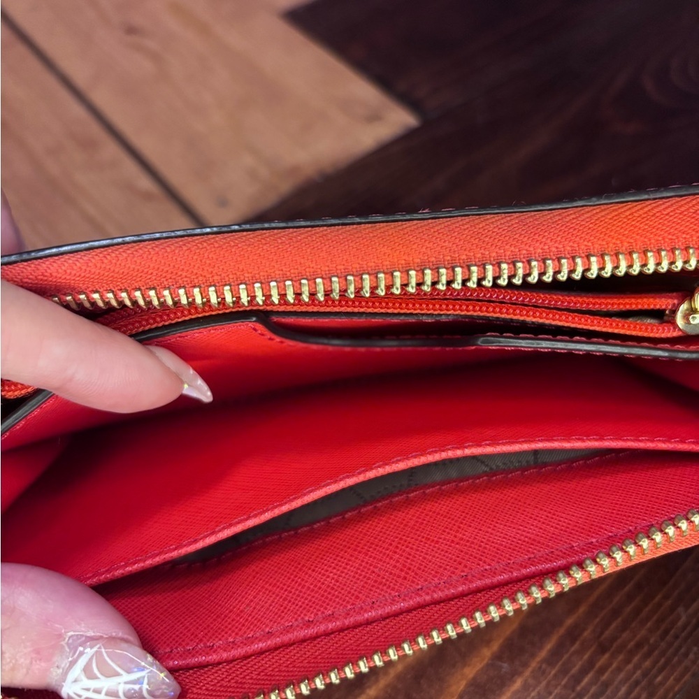 ✨Michael Kors wristlet wallet✨ - Picture 3 of 5